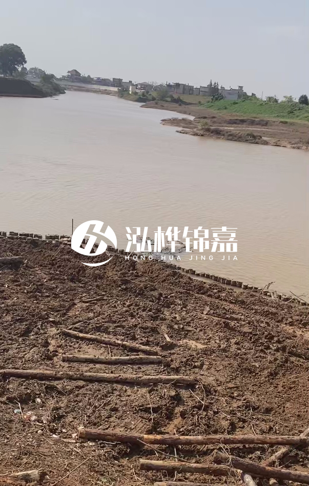 打松木樁施工用什么機(jī)械最好-松木樁施工技術(shù)要求？